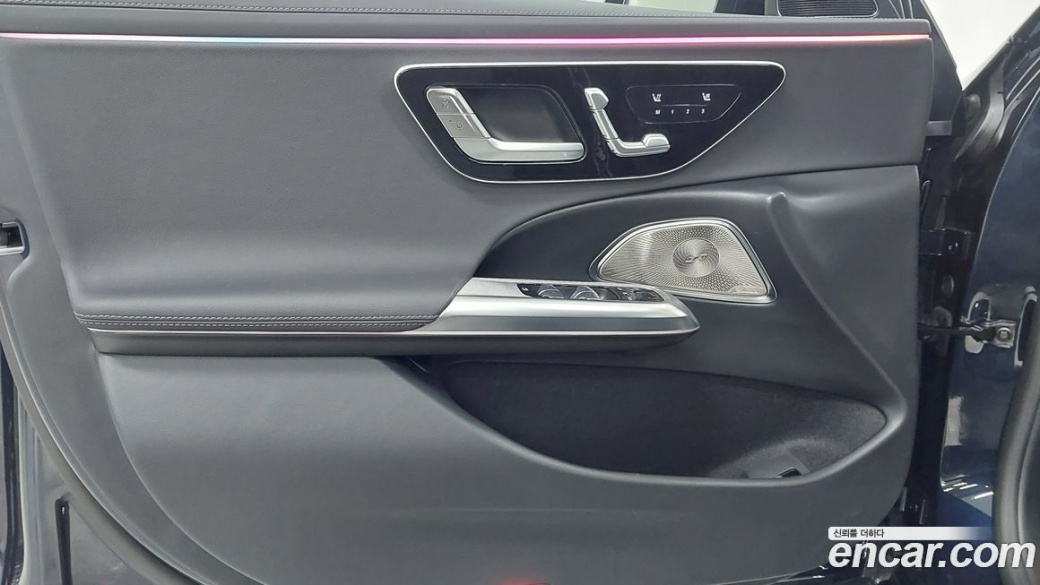 Mercedes-Benz E-Class E300 4MATIC Exclusive, 2025