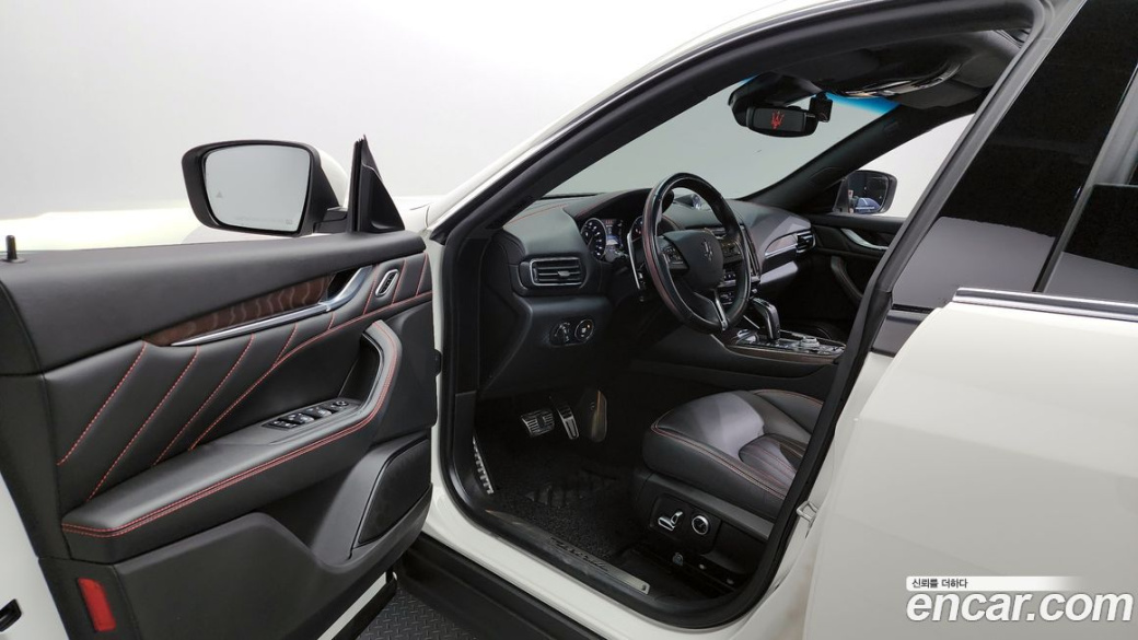 Maserati Levante 2.0 GT AWD, 2022