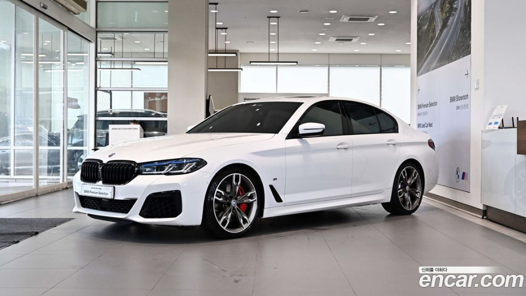 BMW 5-Series M550i xDrive, 2023