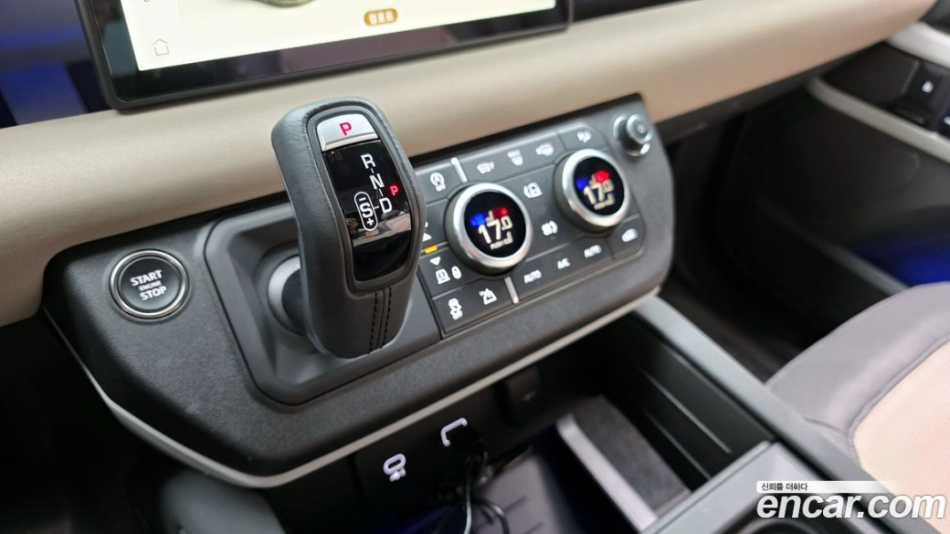 Land Rover Defender 110 P300 X-Dynamic SE, 2023