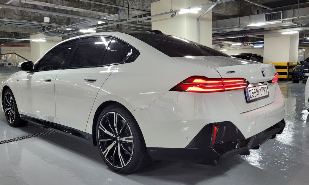 BMW 5-Series 530i xDrive M Sport, 2025