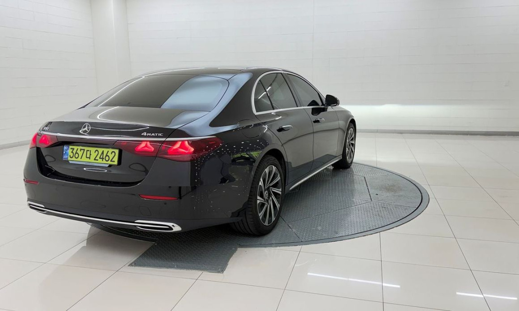 Mercedes-Benz E-Class E300 4MATIC Exclusive, 2024