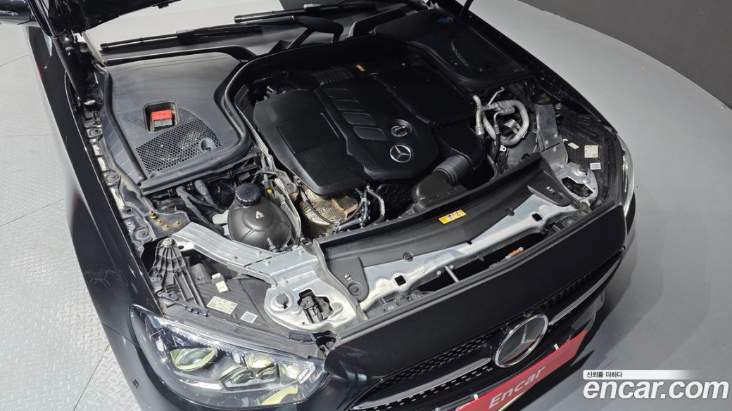 Mercedes-Benz E-Class E220d 4MATIC AMG Line, 2022