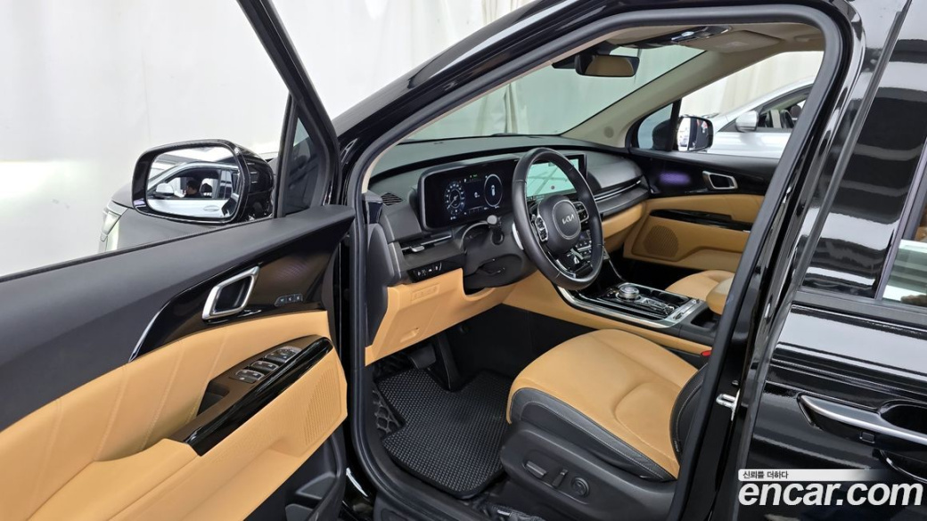 Kia Carnival 7-Seater Signature, 2023