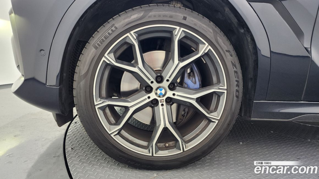 BMW X6 xDrive40i M Sport, 2022