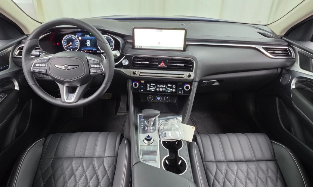 Genesis G70 Gasoline 2.5T 4WD, 2025
