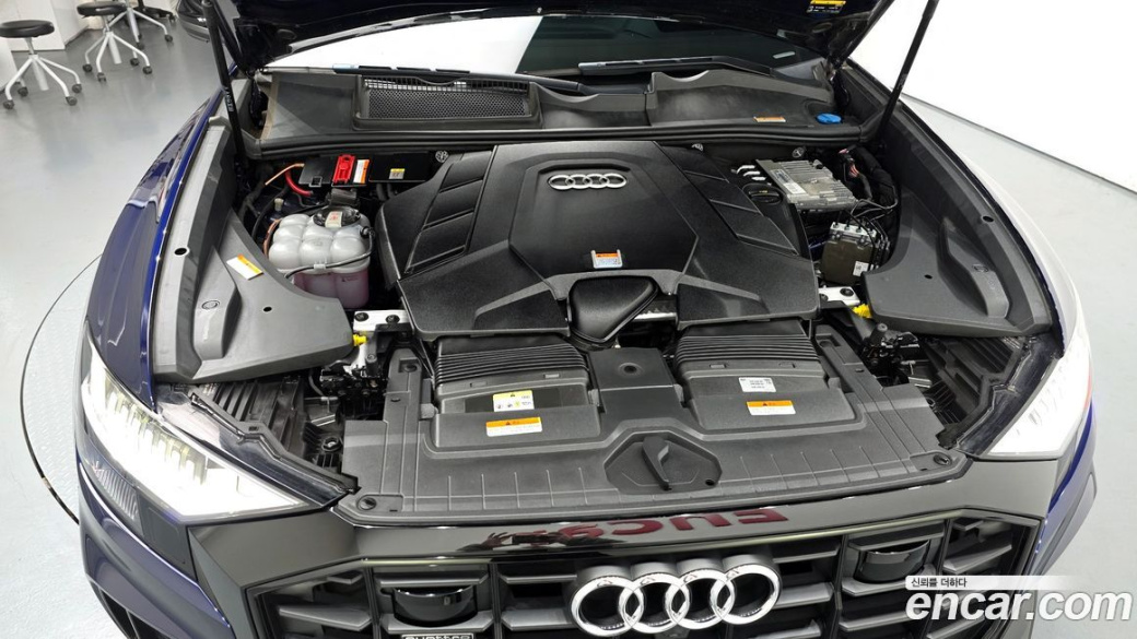 Audi Q8 55 TFSI Quattro Premium, 2022