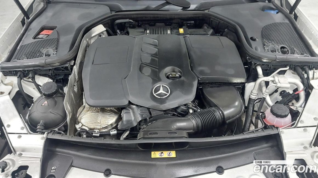 Mercedes-Benz E-Class E220d 4MATIC AMG Line, 2023