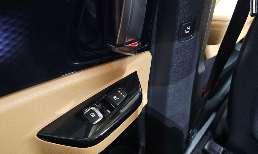 Kia Carnival 9-Seater Signature, 2023