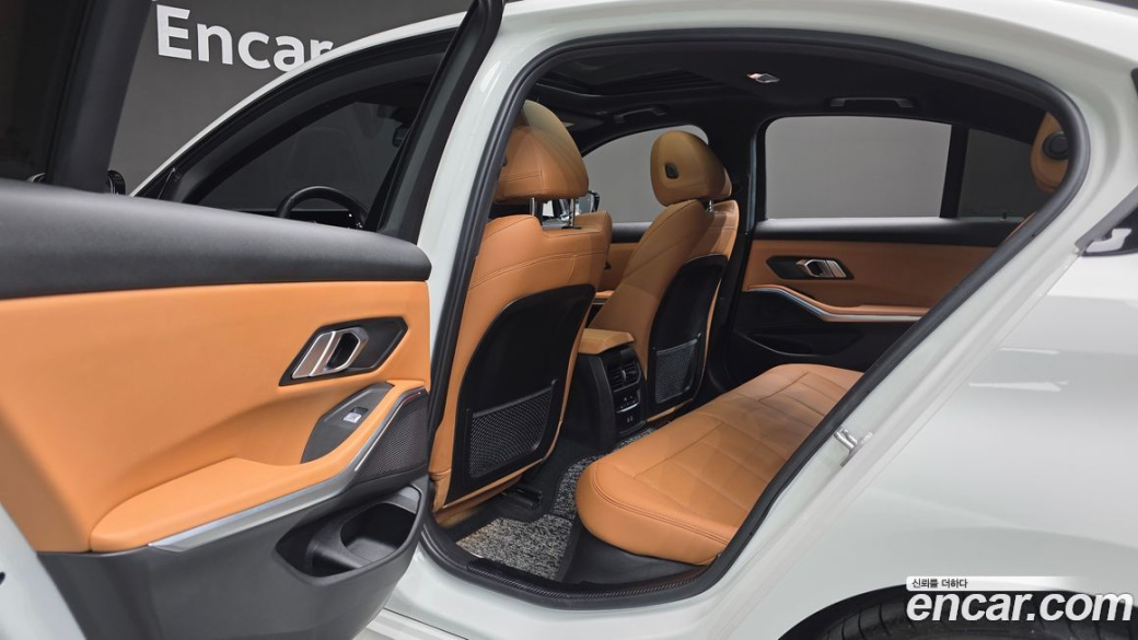 BMW 3-Series 320i M Sport, 2023