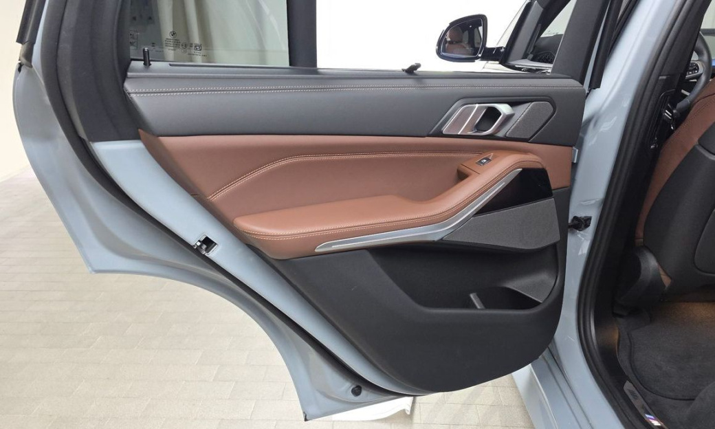 BMW X5 xDrive 40i M Sport, 2025