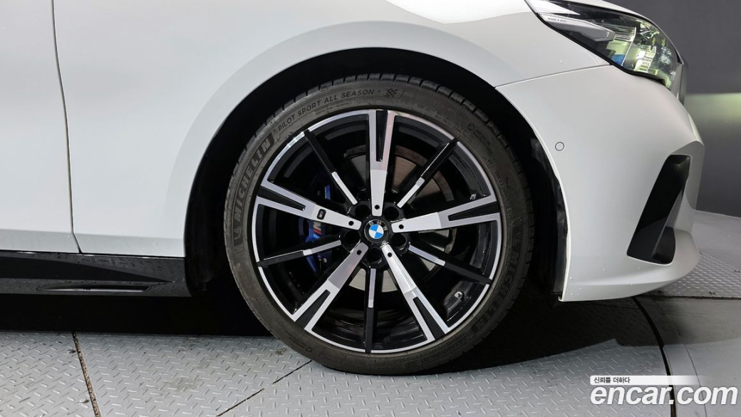 BMW 5-Series 530i xDrive M Sport, 2025