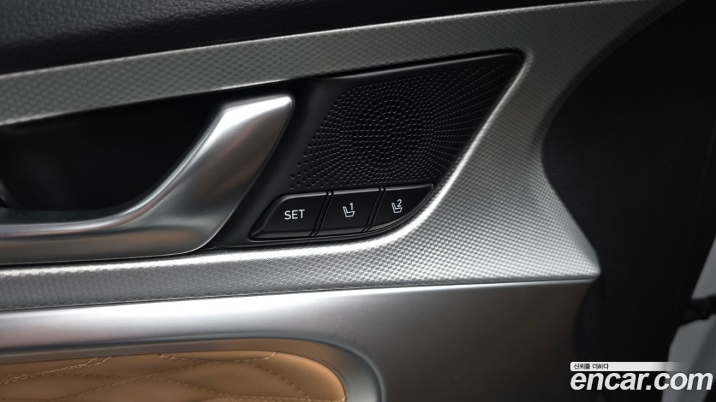 Genesis G70 Gasoline 2.5T 4WD, 2026