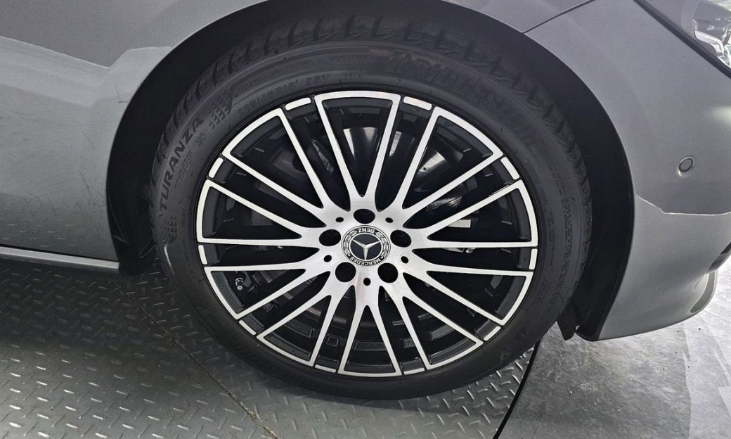 Mercedes-Benz C-Class C300 4MATIC Avantgarde, 2024