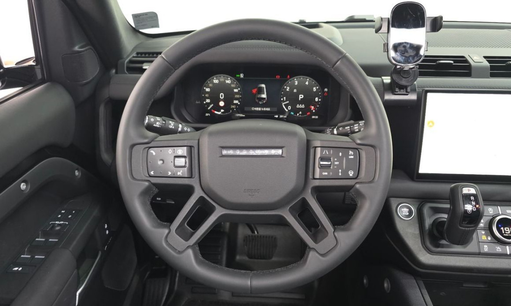Land Rover Defender 130 P400 Outbound, 2025