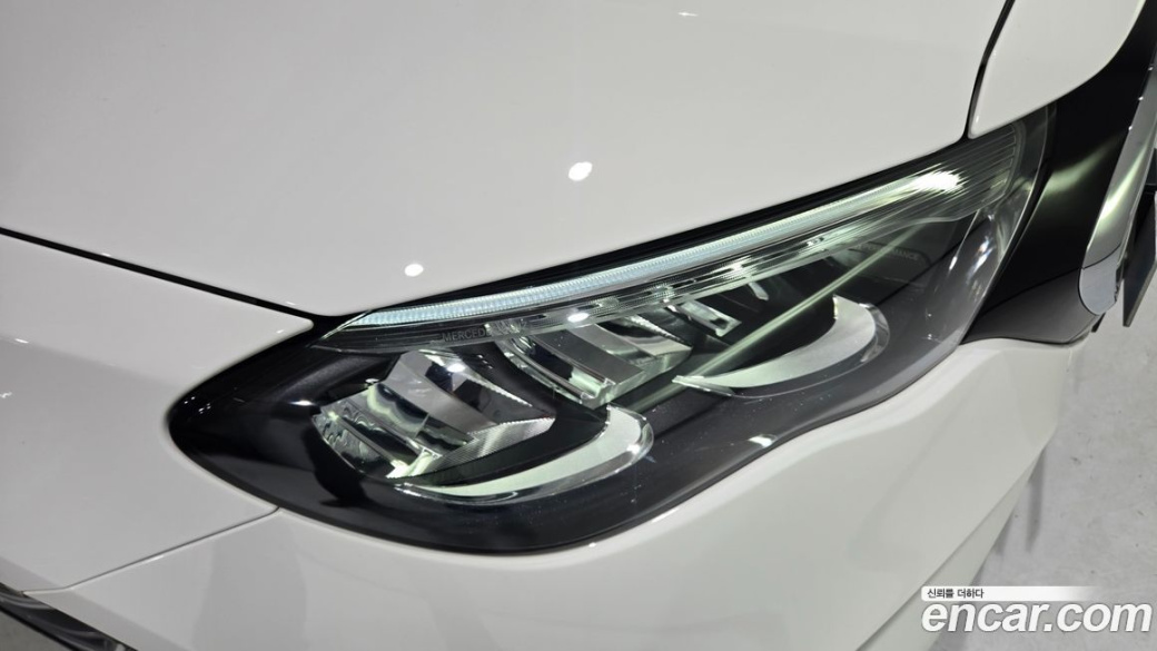 Mercedes-Benz E-Class E220d 4MATIC Exclusive, 2025
