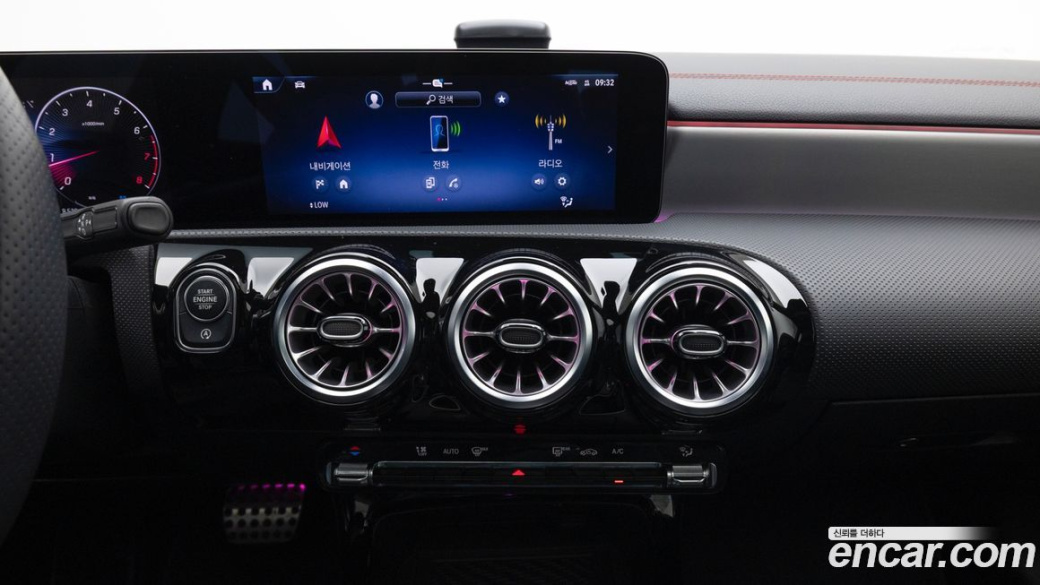 Mercedes-Benz CLA-Class CLA250 4MATIC, 2025