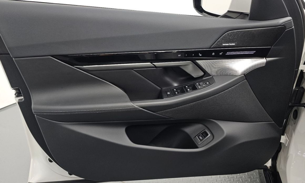 BMW 5-Series 520i M Sport, 2024