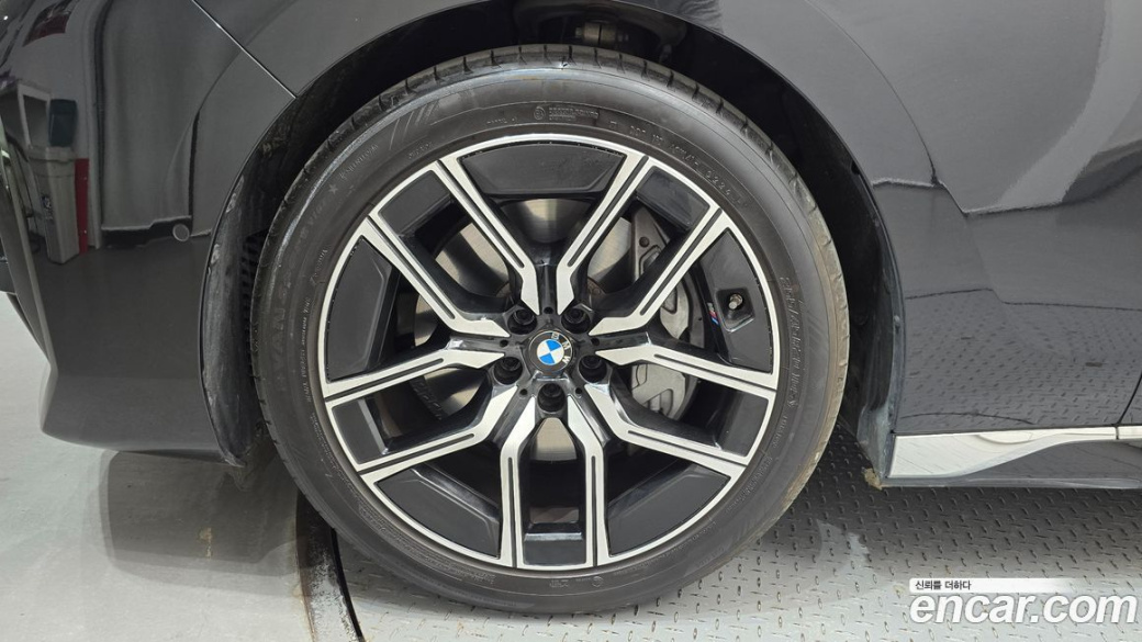 BMW 7-Series 740i xDrive M Sport, 2025