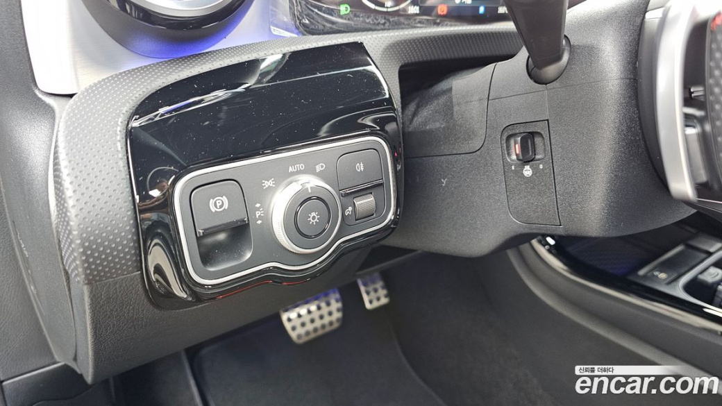 Mercedes-Benz CLA-Class CLA250 4MATIC, 2025