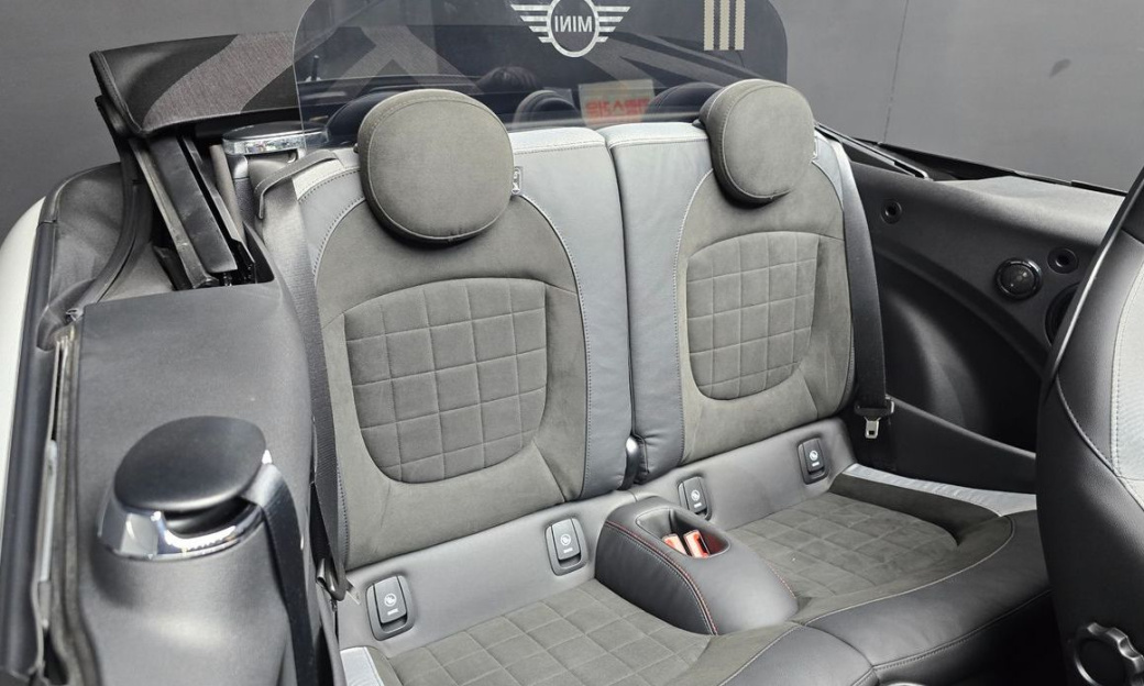 Mini Cooper Convertible JCW, 2024