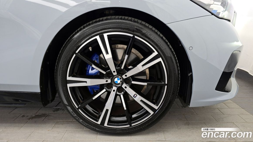 BMW 5-Series 530i xDrive M Sport, 2024