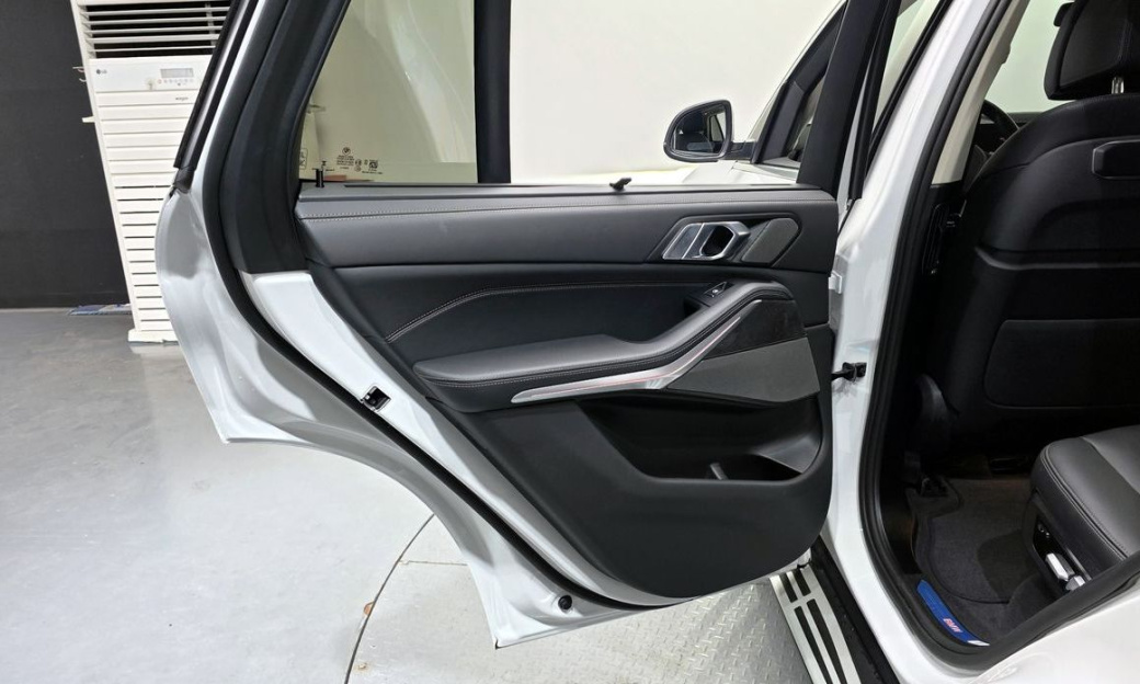 BMW X5 xDrive 40i xLine, 2025