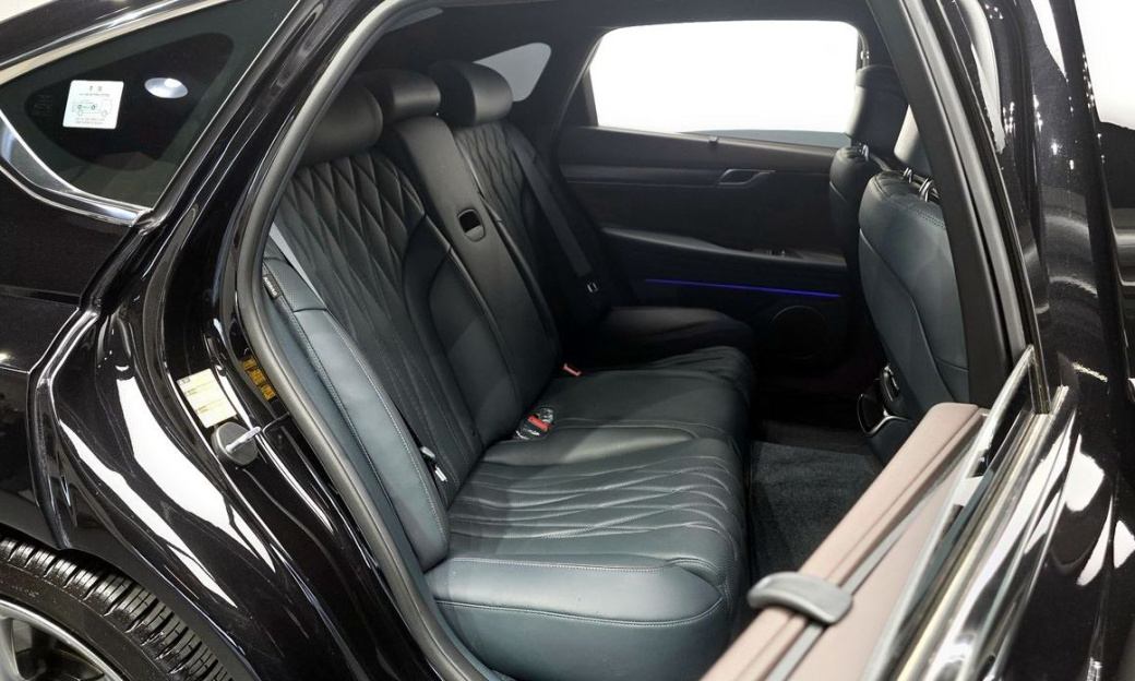 Genesis G80 Gasoline 2.5 Turbo AWD, 2025