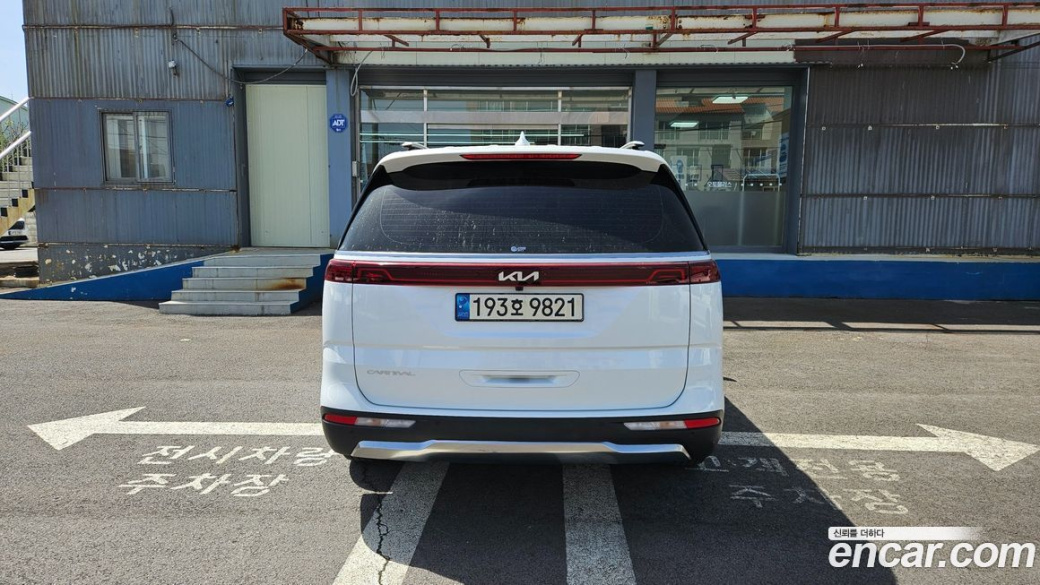 Kia Carnival 9-Seater Noblesse, 2023