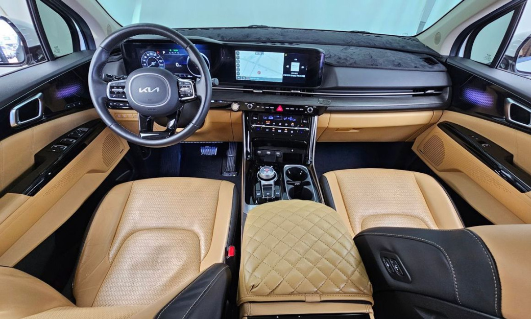 Kia Carnival 7-Seater Signature, 2023