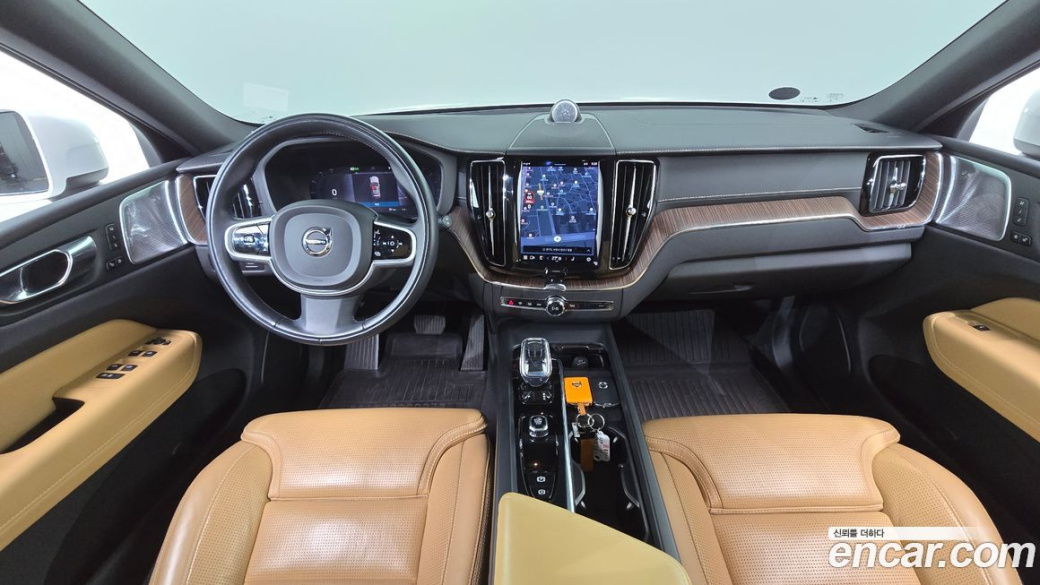 Volvo XC60 B5 Inscription, 2022