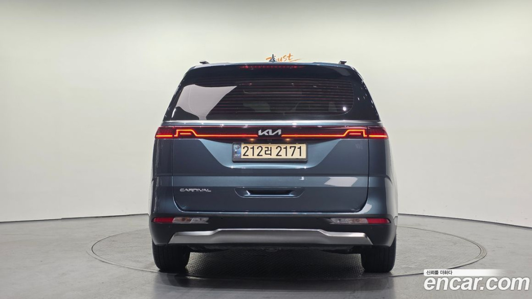 Kia Carnival 7-Seater Signature, 2022