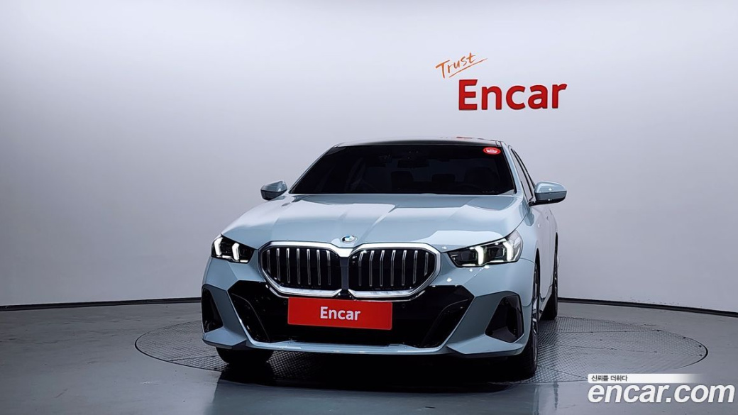 BMW 5-Series 520i M Sport, 2025