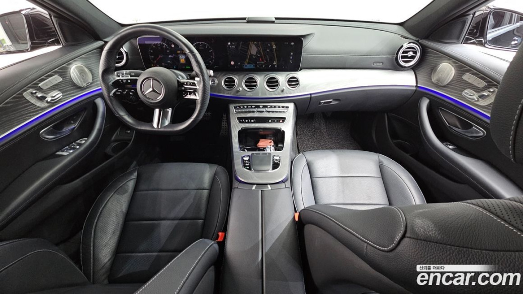 Mercedes-Benz E-Class E350 4MATIC AMG Line, 2022