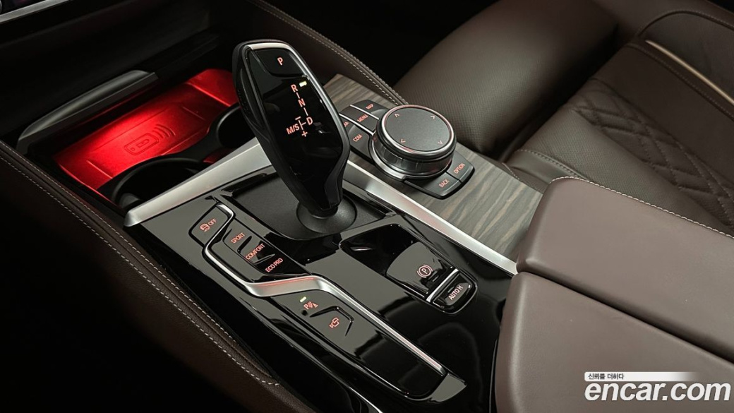 BMW 5-Series 530i xDrive Luxury, 2023