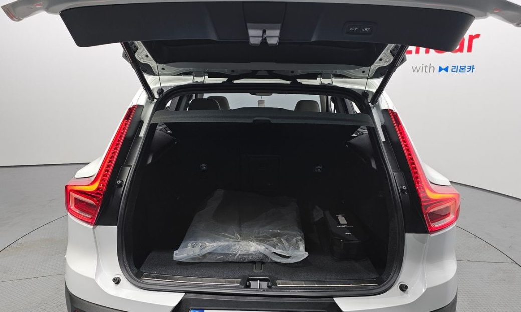 Volvo XC40 B4 Ultra Bright, 2025