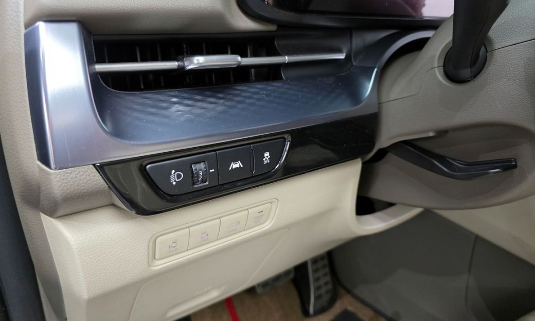 Kia Carnival 9-Seater Hi-Limousine, 2022