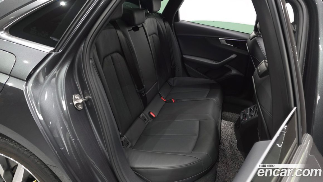 Audi A4 40 TFSI Premium, 2023