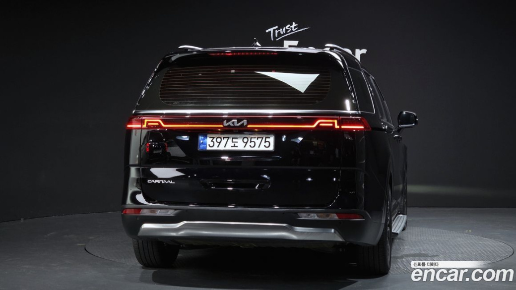 Kia Carnival 7-Seater Signature, 2023