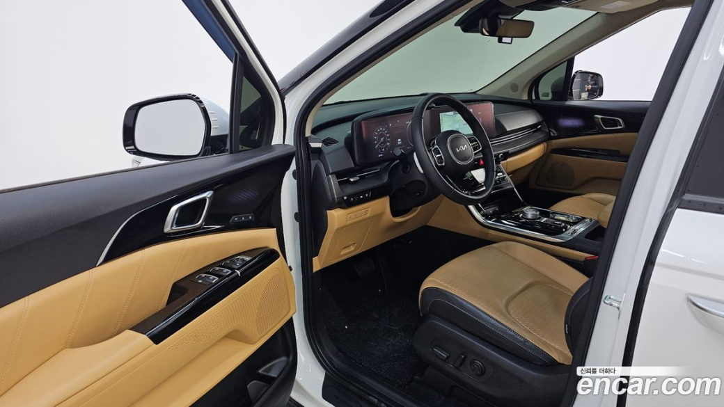 Kia Carnival 9-Seater Signature, 2023