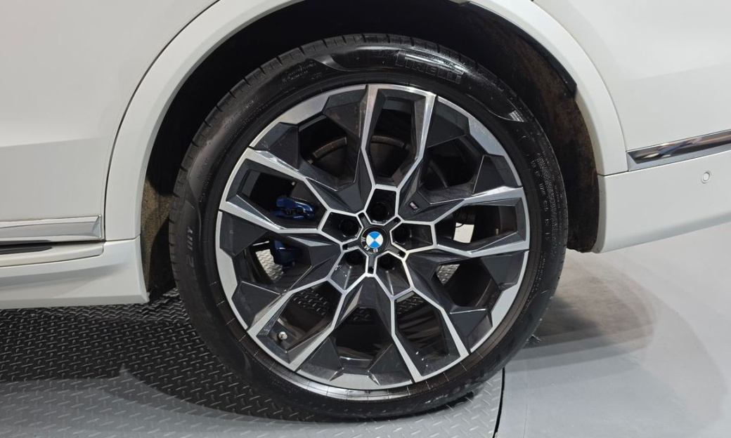 BMW X7 xDrive 40d M Sport 6STR, 2025