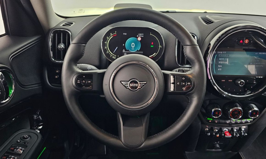 Mini Countryman Classic Plus Launch Pack, 2023