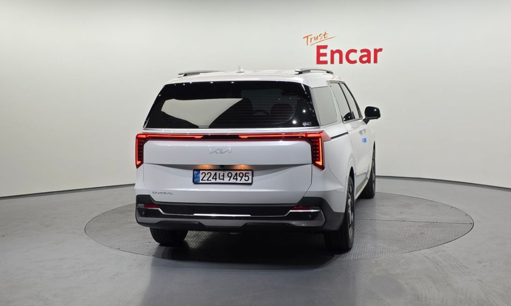 Kia Carnival 9-Seater Signature, 2024