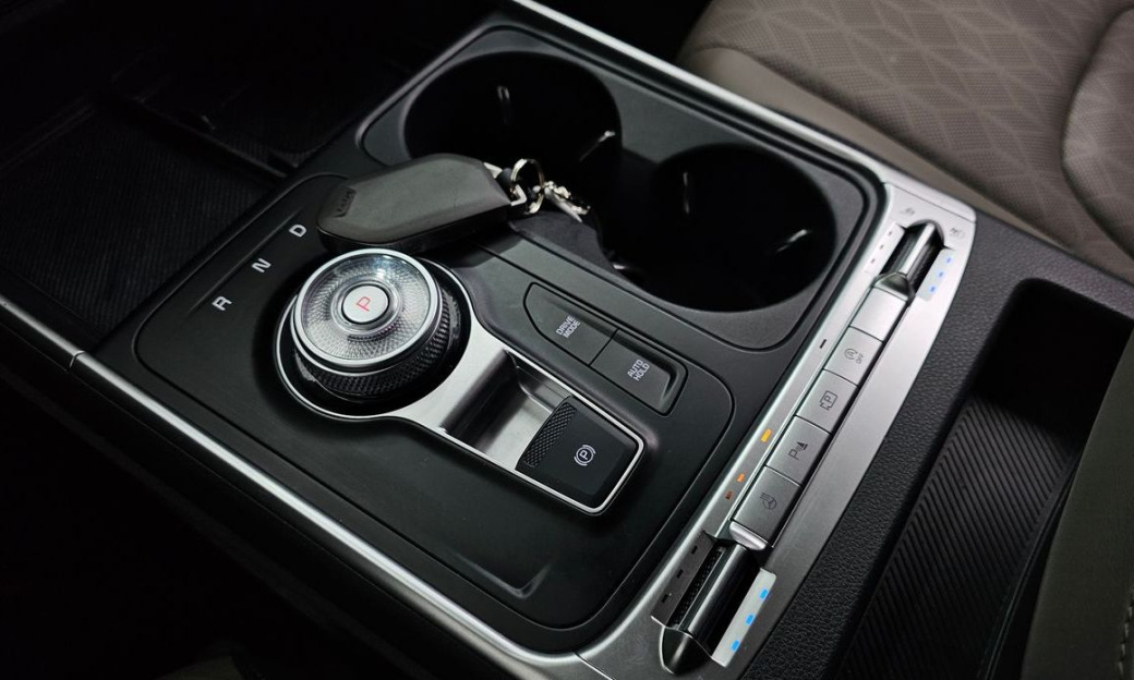 Kia Carnival 9-Seater Prestige, 2025