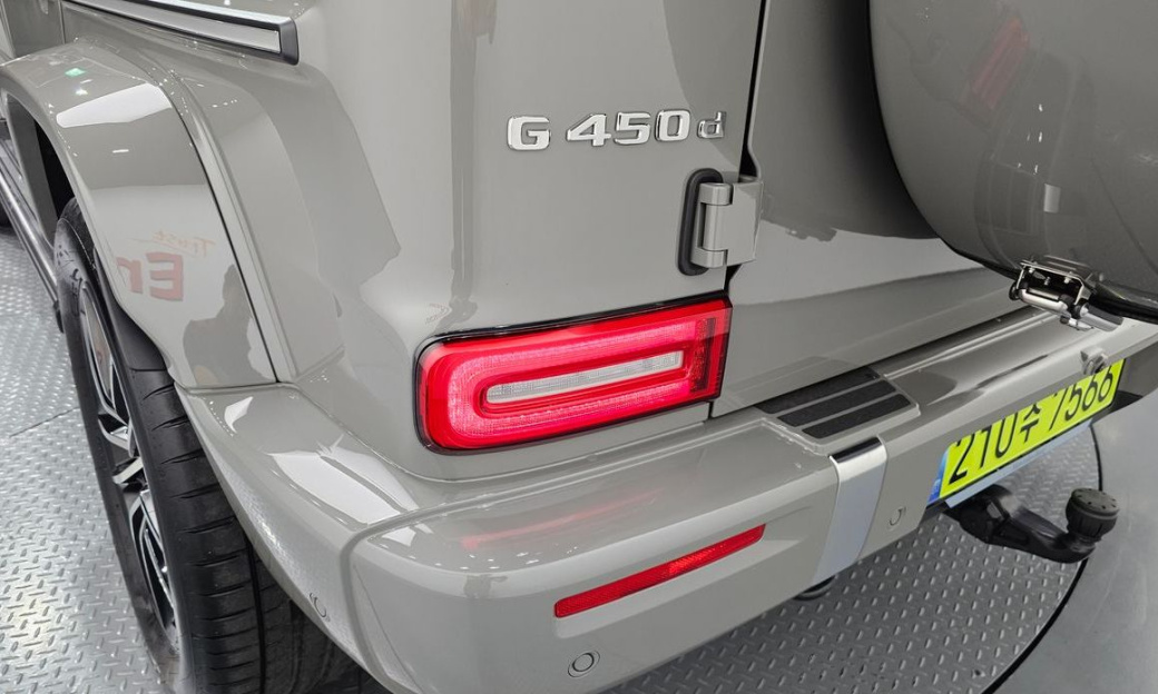 Mercedes-Benz G-Class G450d Manufaktur, 2025