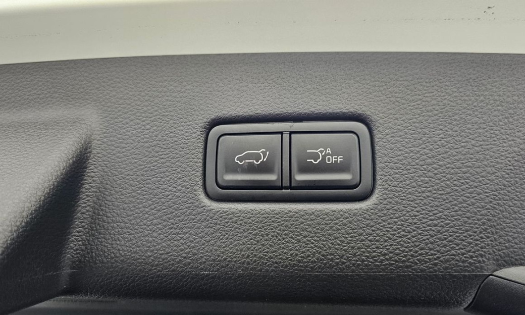 Kia Carnival 9-Seater Prestige, 2025