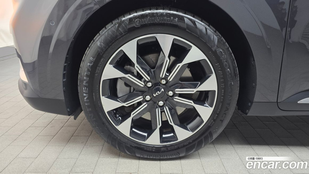 Kia Carnival 9-Seater Signature, 2023