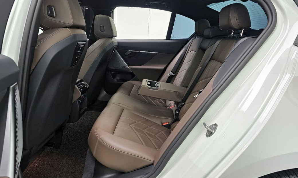 BMW 5-Series 520i M Sport, 2024