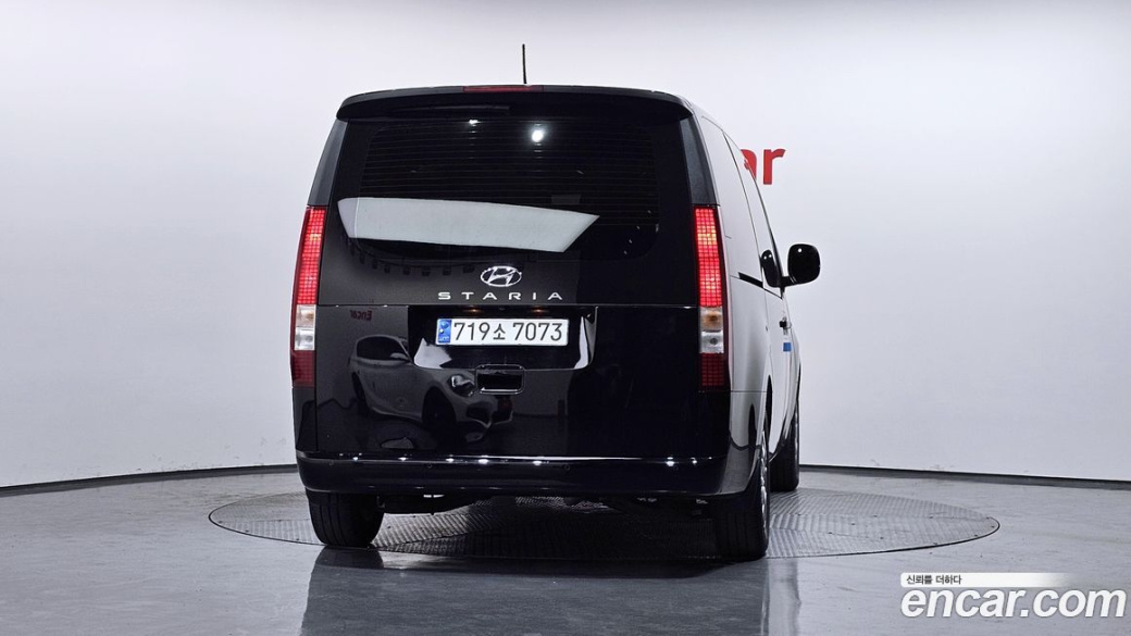 Hyundai Staria Tourer 11-Seater, 2024