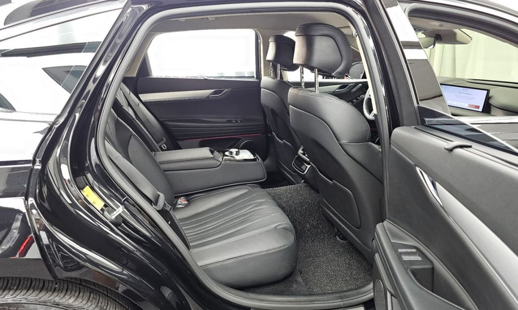 Genesis G80 Gasoline 2.5 Turbo AWD, 2025